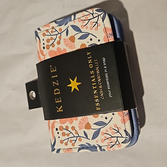 Kedzie Cash and Card Wallet NEW - Picture 9 of 10